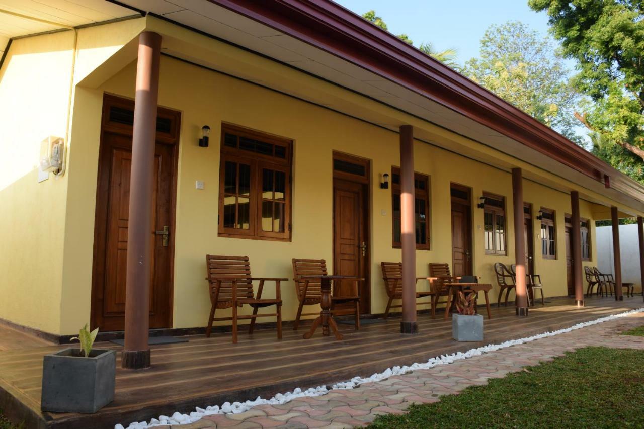 Gold Inn ดัมบูลลา ภายนอก รูปภาพ