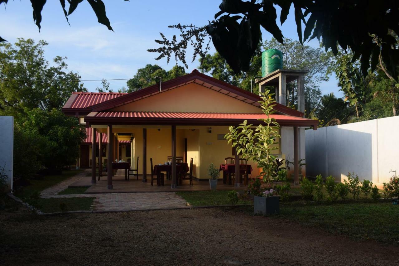 Gold Inn ดัมบูลลา ภายนอก รูปภาพ