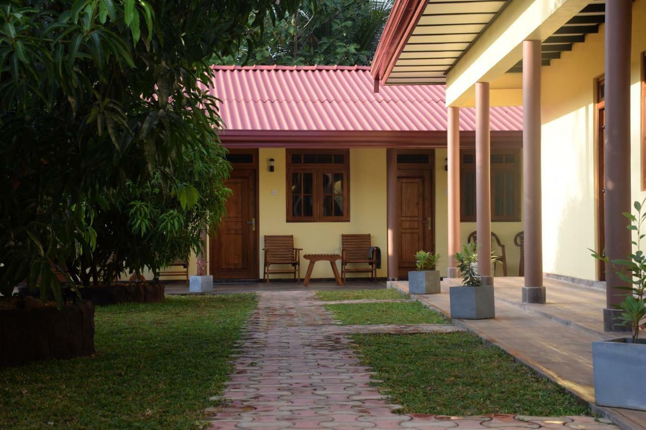 Gold Inn ดัมบูลลา ภายนอก รูปภาพ